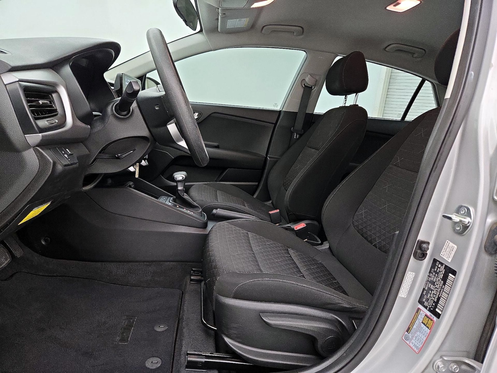 2023 Kia Rio LX - Photo 12