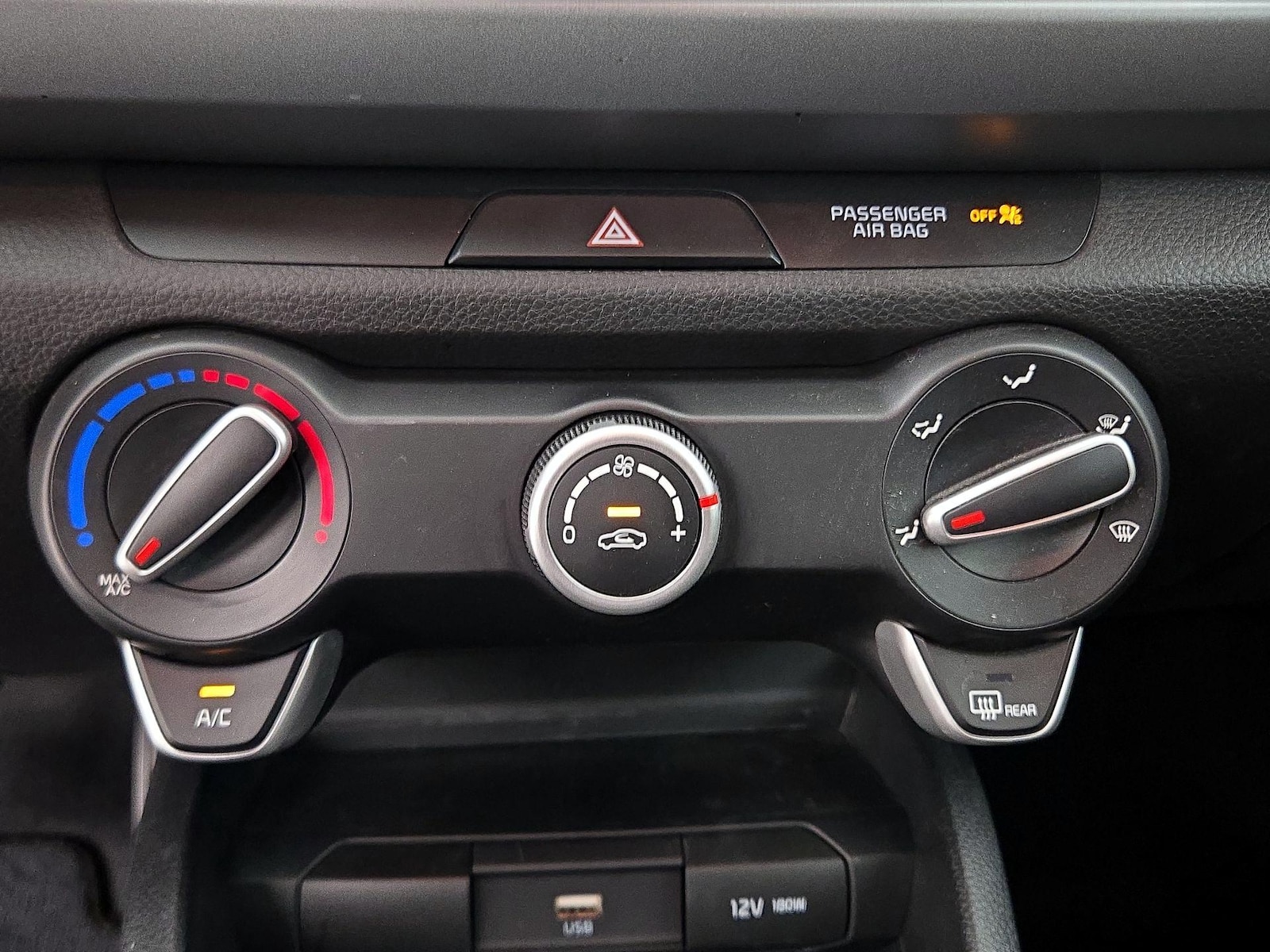 2023 Kia Rio LX - Photo 17