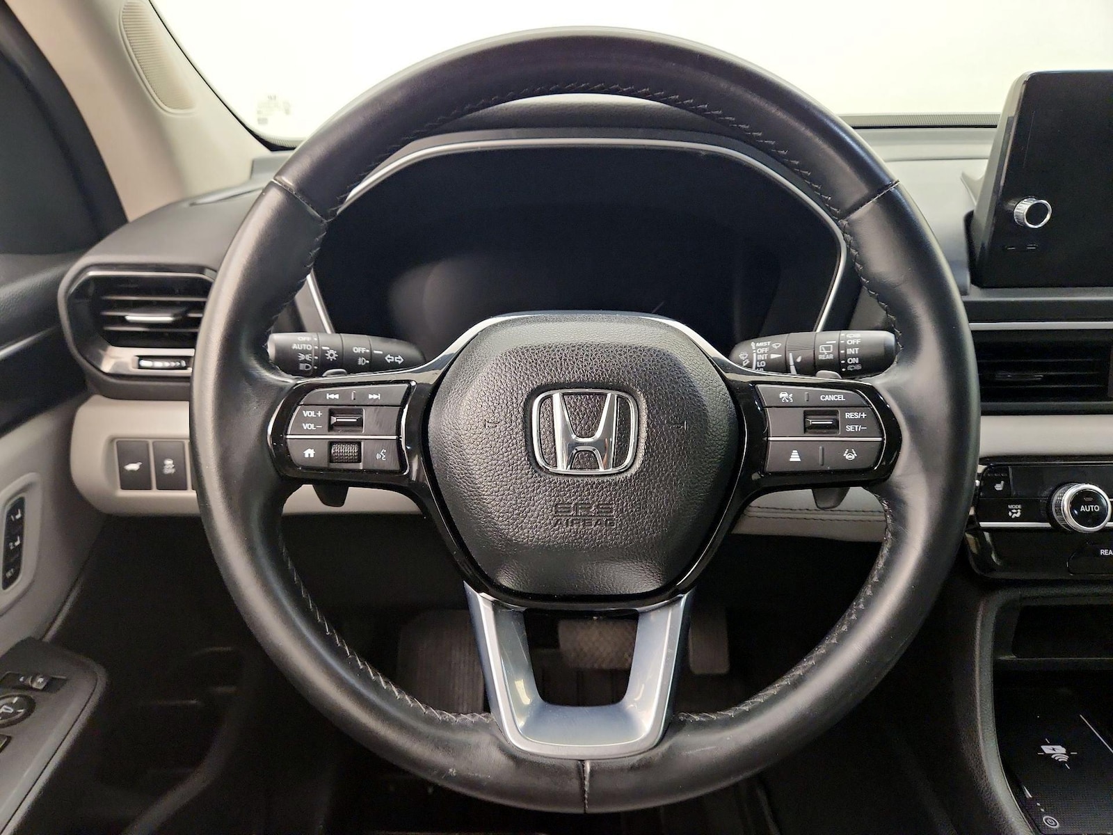2024 Honda Pilot EX-L - Photo 11