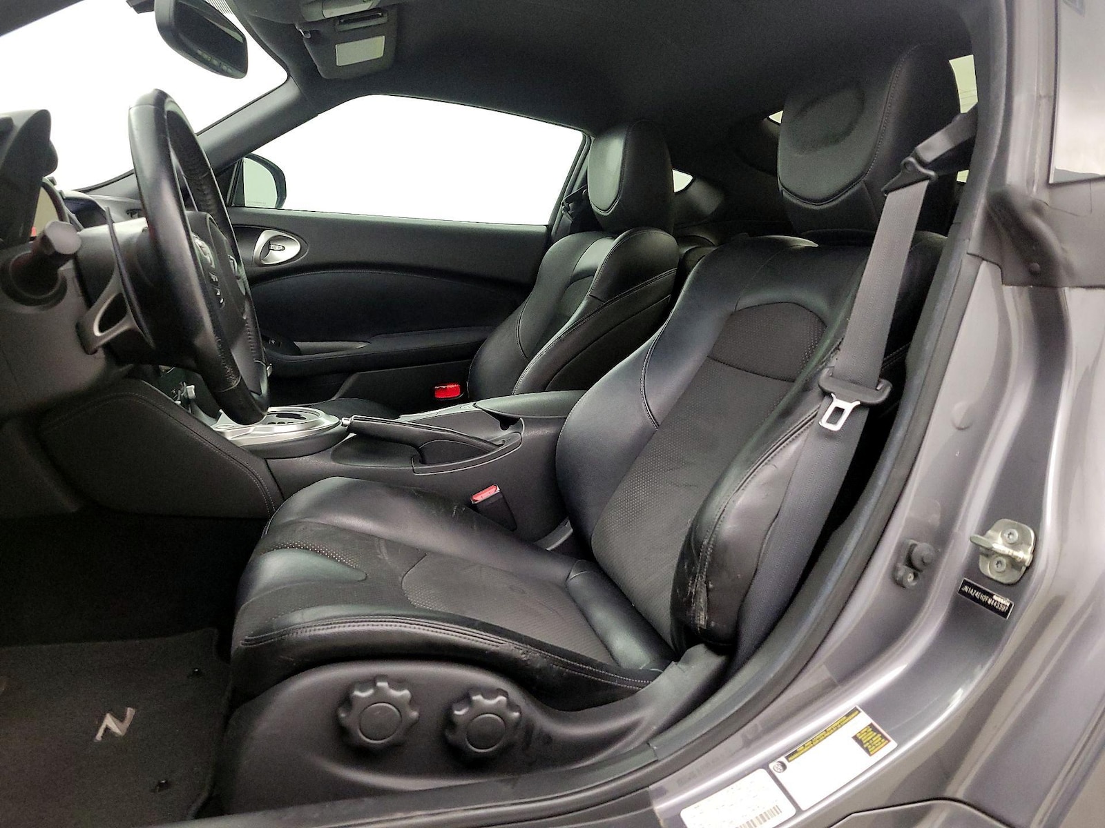 Leather Seats & Side Airbags