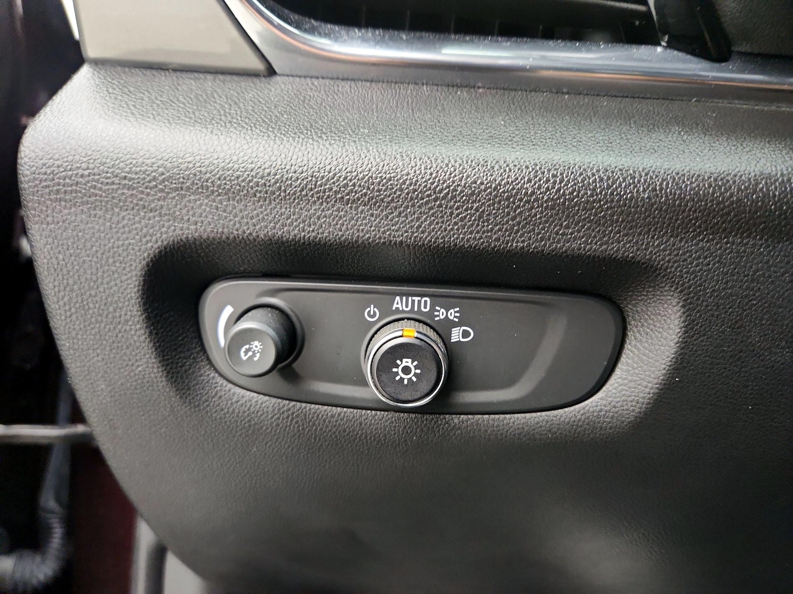 2023 Chevrolet Traverse 1LT - Photo 14