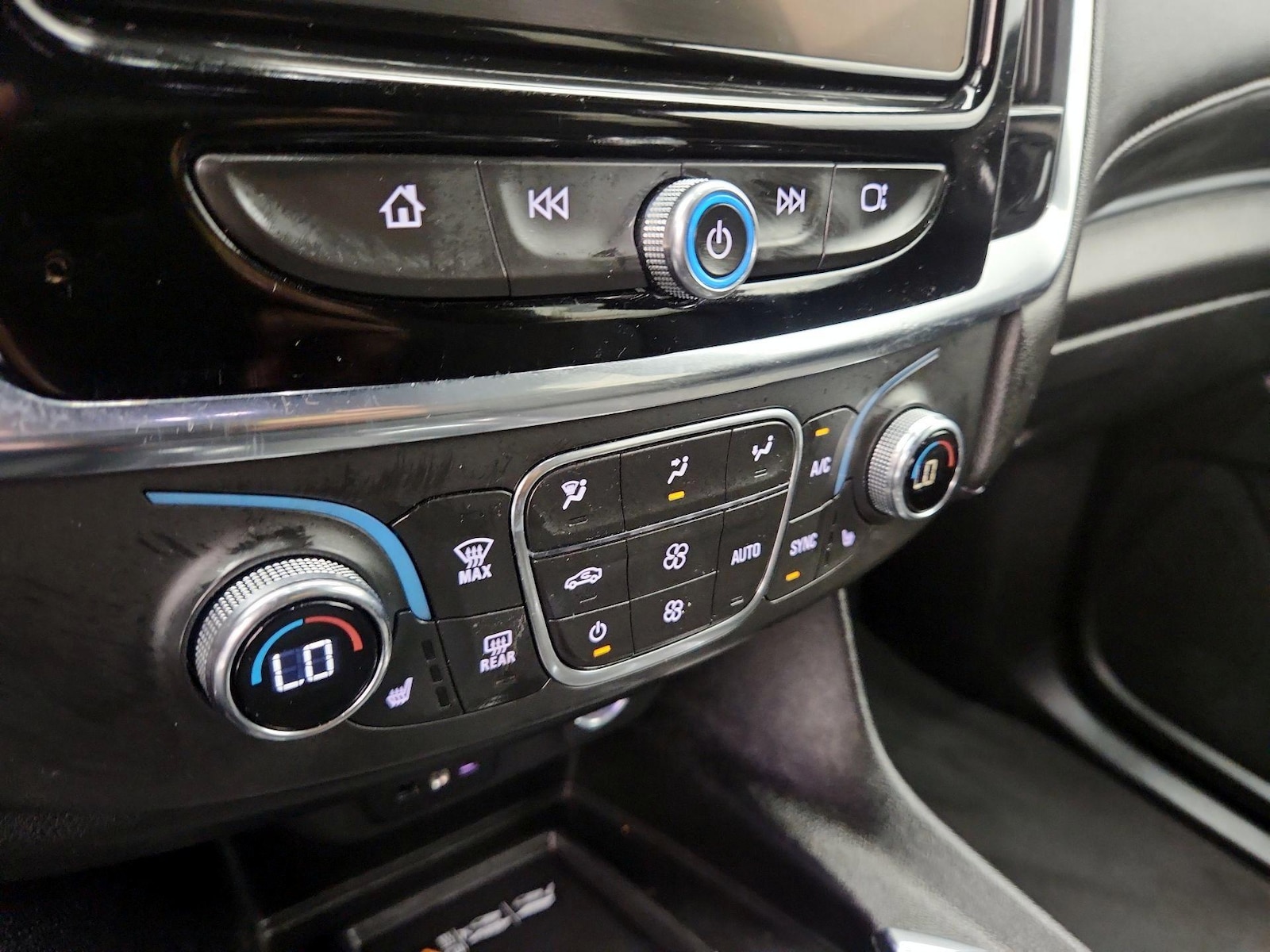 2023 Chevrolet Traverse 1LT - Photo 17