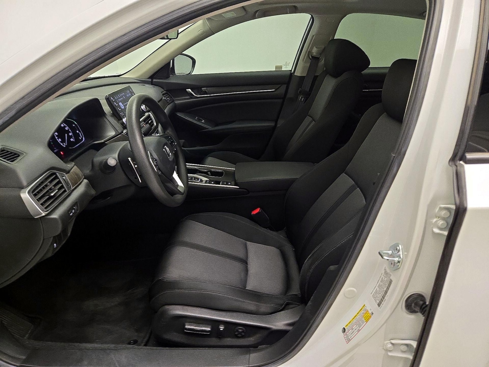 2021 Honda Accord Hybrid EX - Photo 12