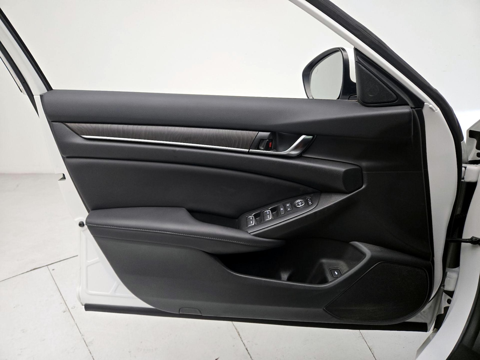2021 Honda Accord Hybrid EX - Photo 13