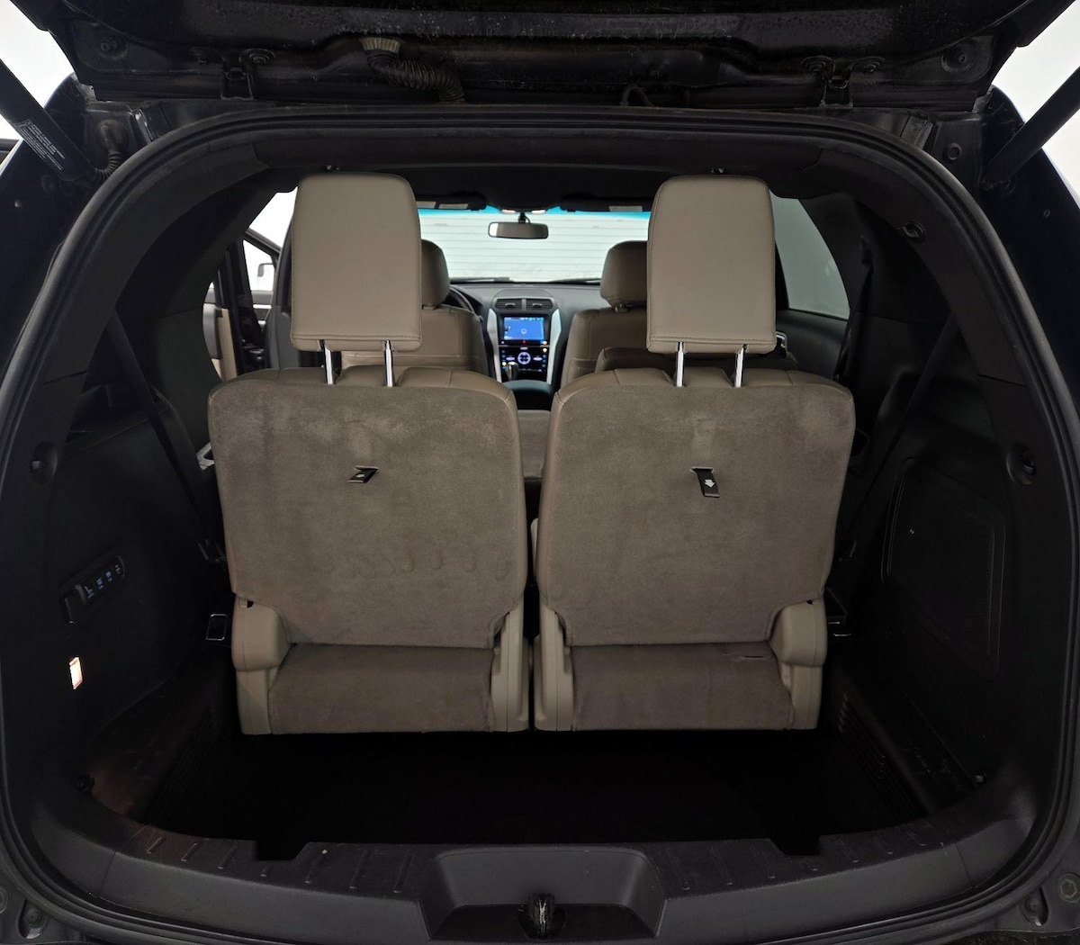 Trunk/Cargo (Seats Up)