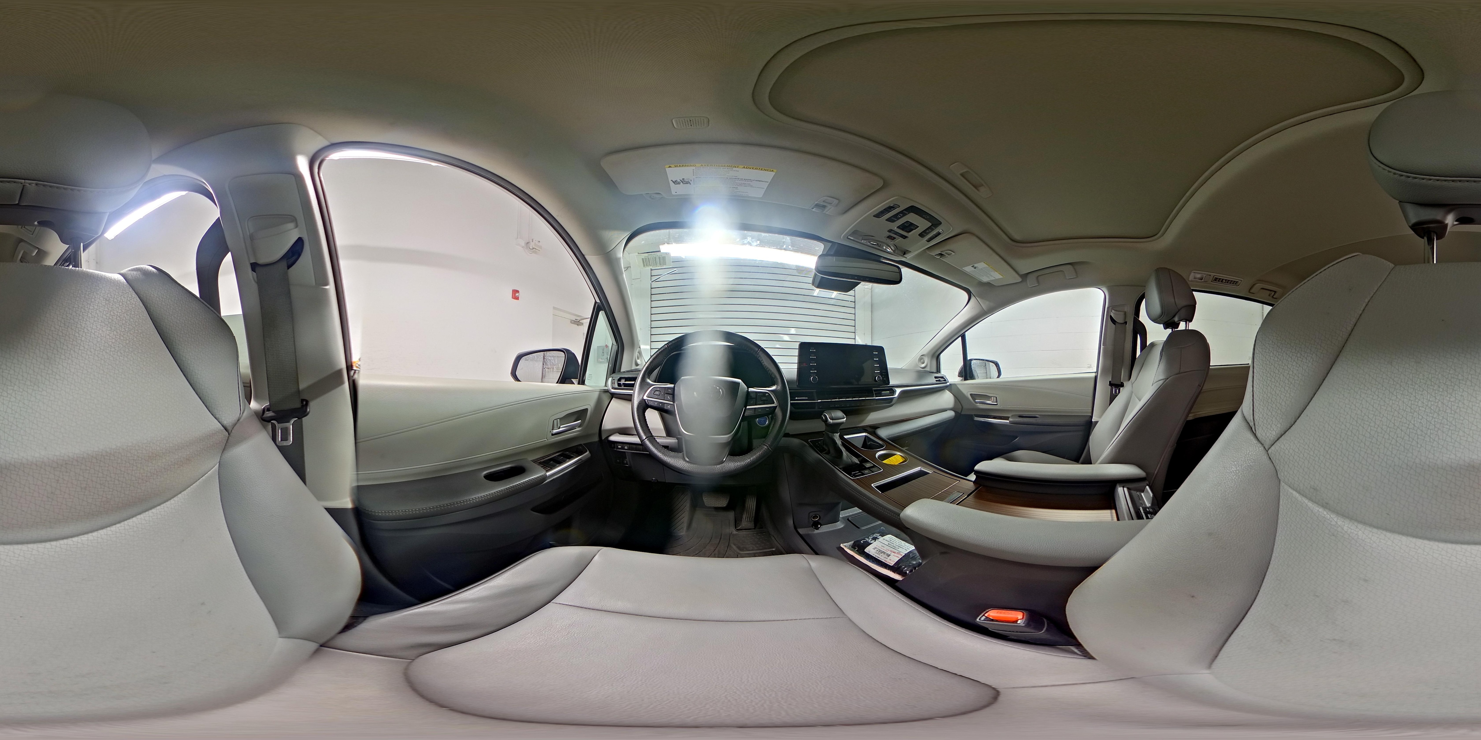 2023 Toyota Sienna XLE - Photo 23