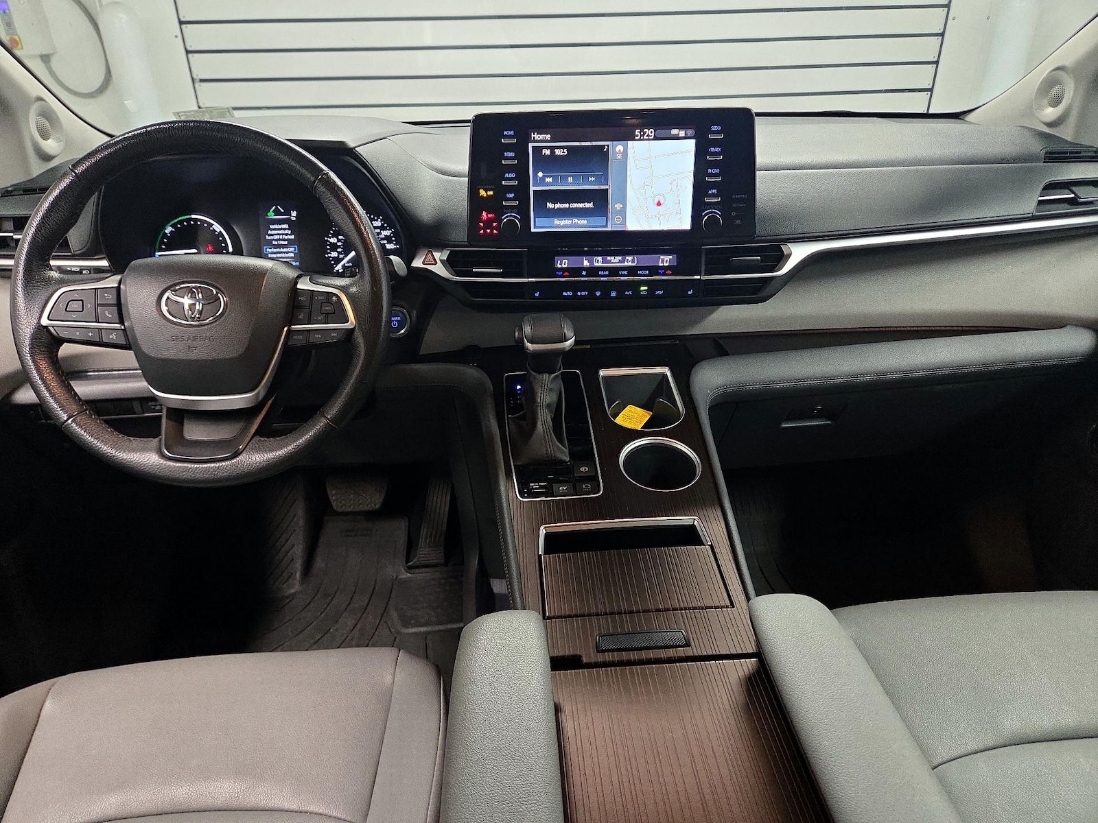 2023 Toyota Sienna XLE - Photo 10