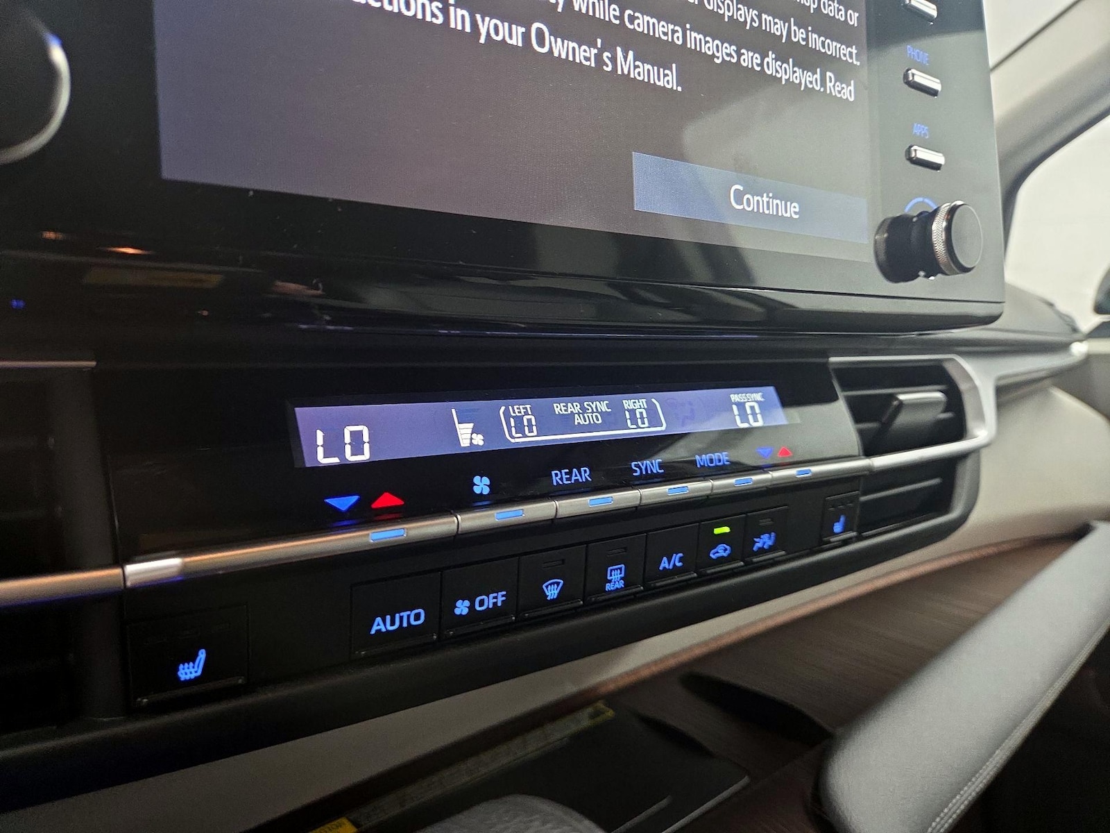 2023 Toyota Sienna XLE - Photo 15