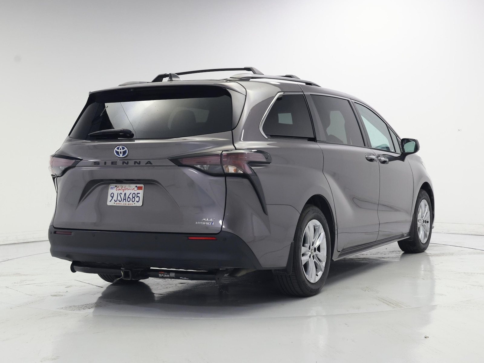 2023 Toyota Sienna XLE - Photo 9
