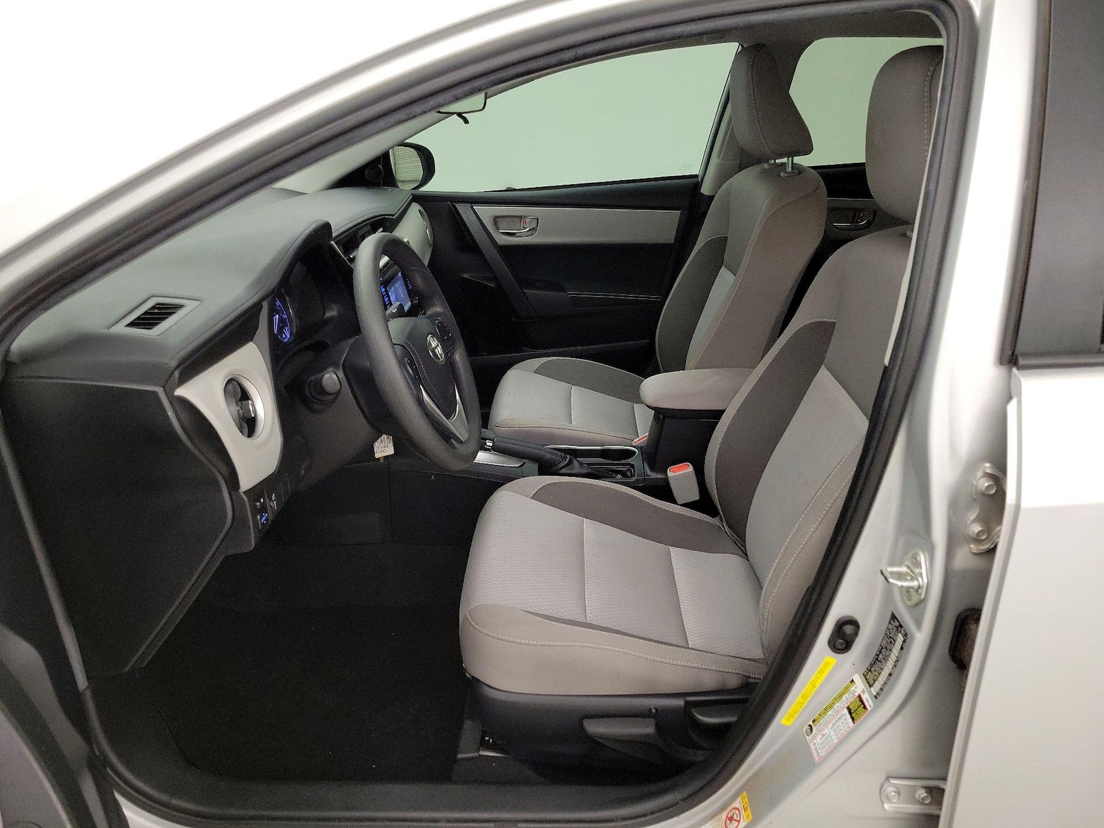 2019 Toyota Corolla LE - Photo 12
