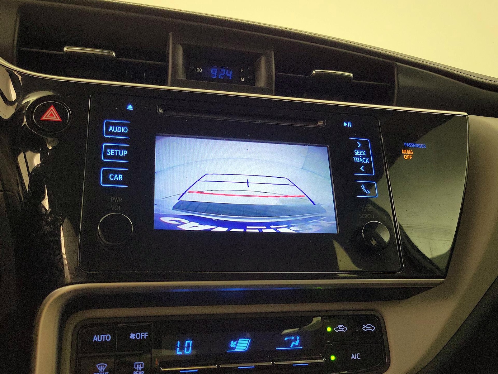2019 Toyota Corolla LE - Photo 15