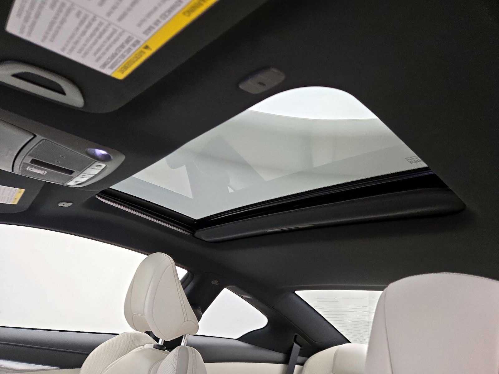 Sunroof(s) & Overhead Airbags