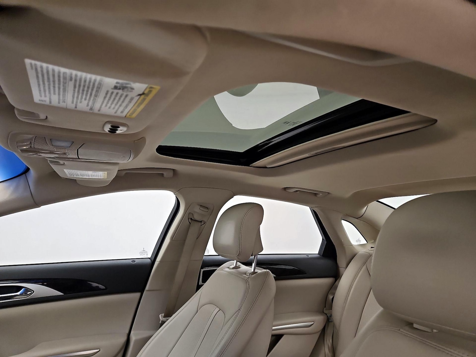 Sunroof(s) & Overhead Airbags