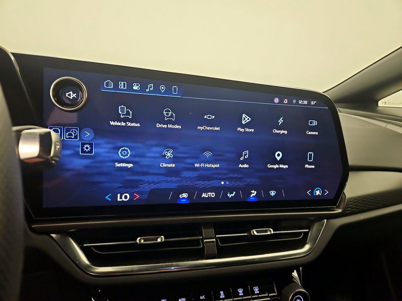 2025 Chevrolet Equinox EV 1LT - Photo 17