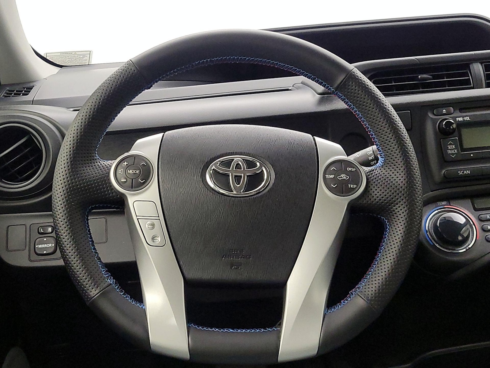 2014 Toyota Prius c One - Photo 11
