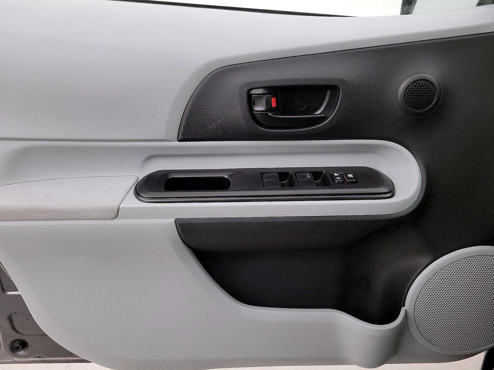 2014 Toyota Prius c One - Photo 13