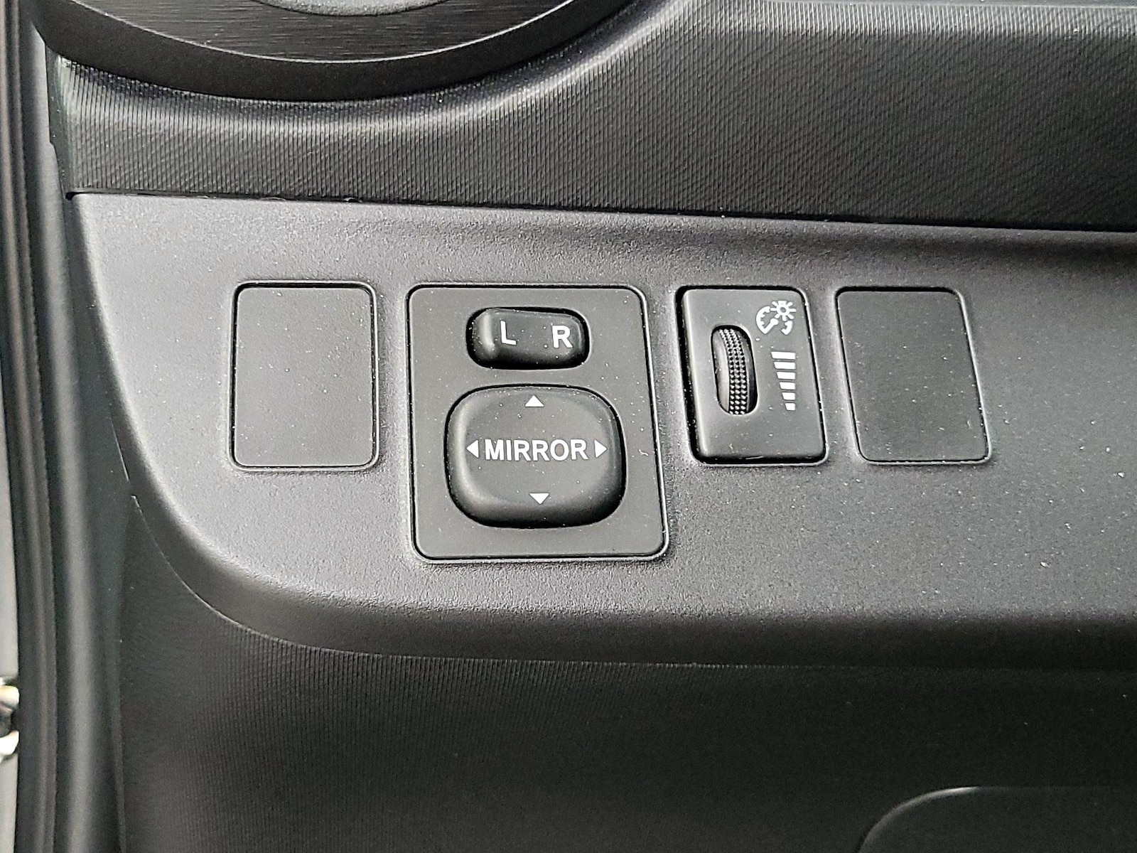 2014 Toyota Prius c One - Photo 14