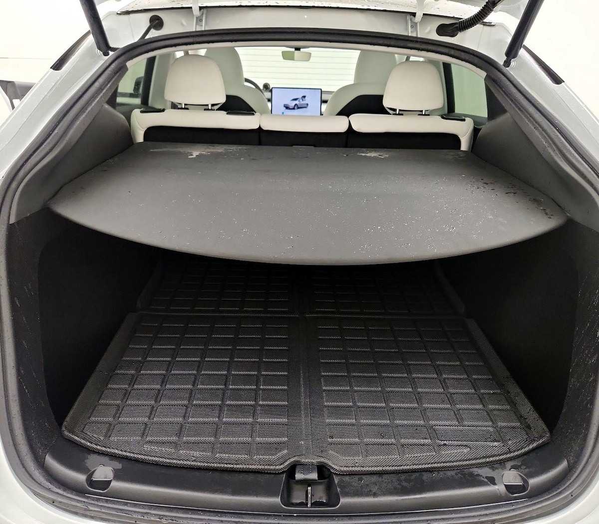 Trunk/Cargo (Seats Up)