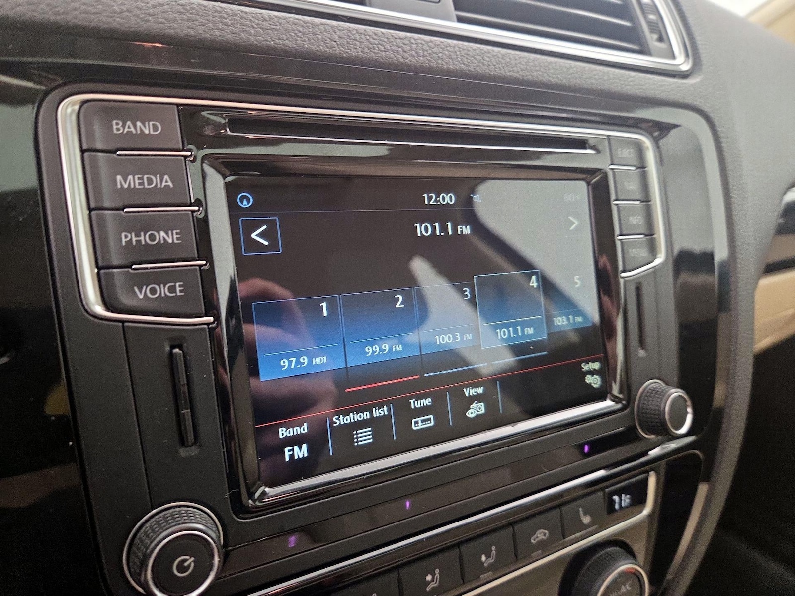 2017 Volkswagen Jetta SEL - Photo 17