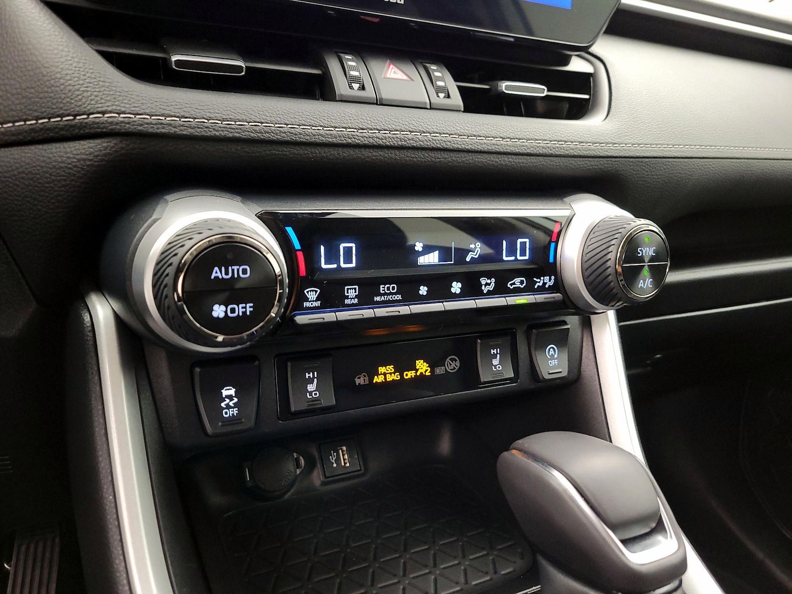 2023 Toyota RAV4 XLE Premium - Photo 17