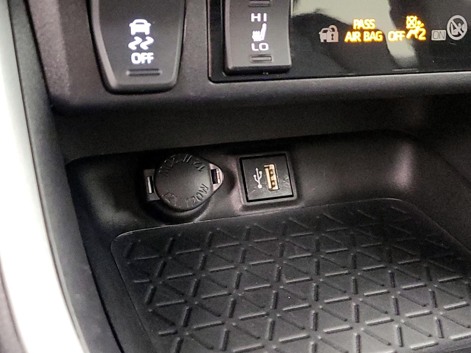2023 Toyota RAV4 XLE Premium - Photo 19