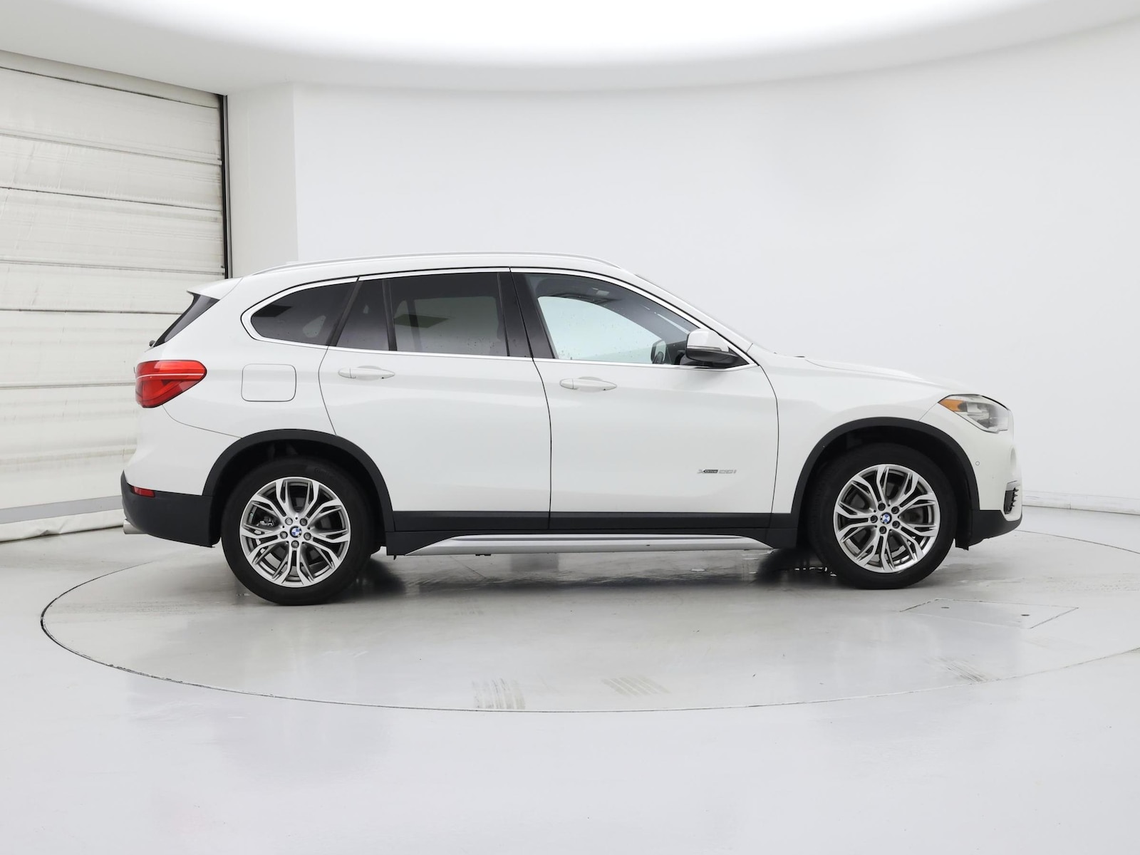 2017 BMW X1 28i - Photo 8