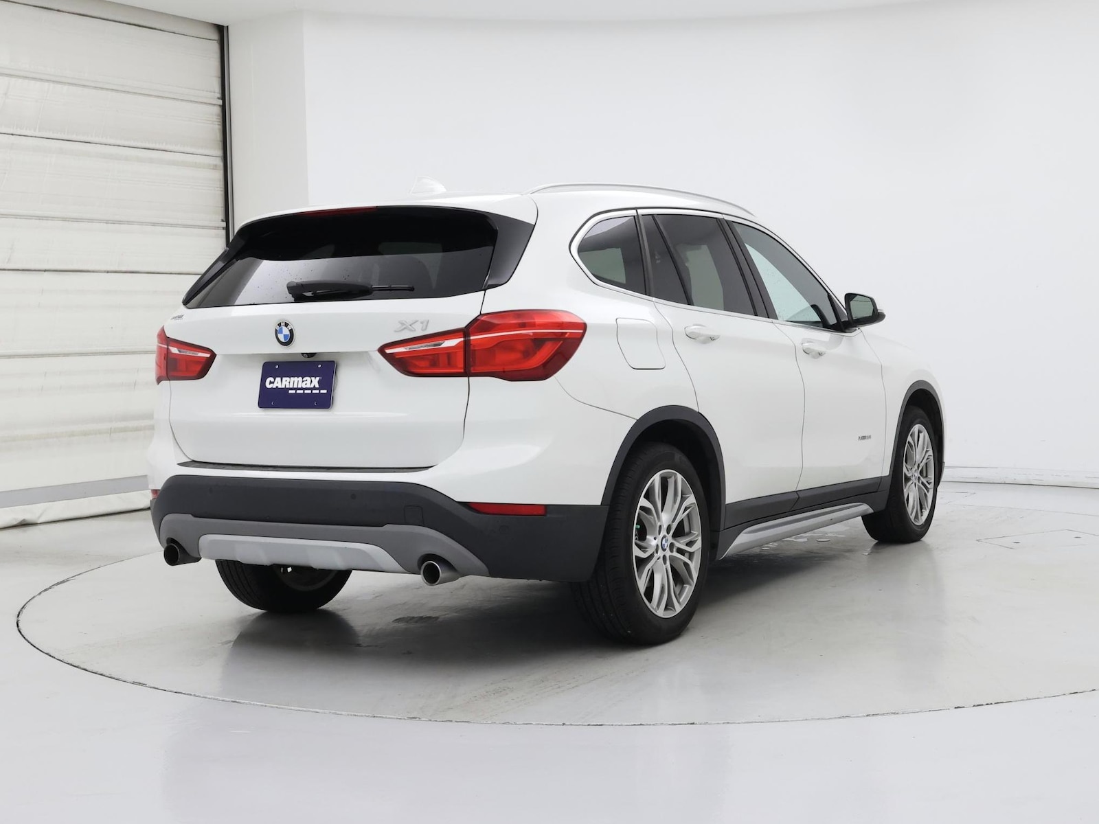 2017 BMW X1 28i - Photo 9