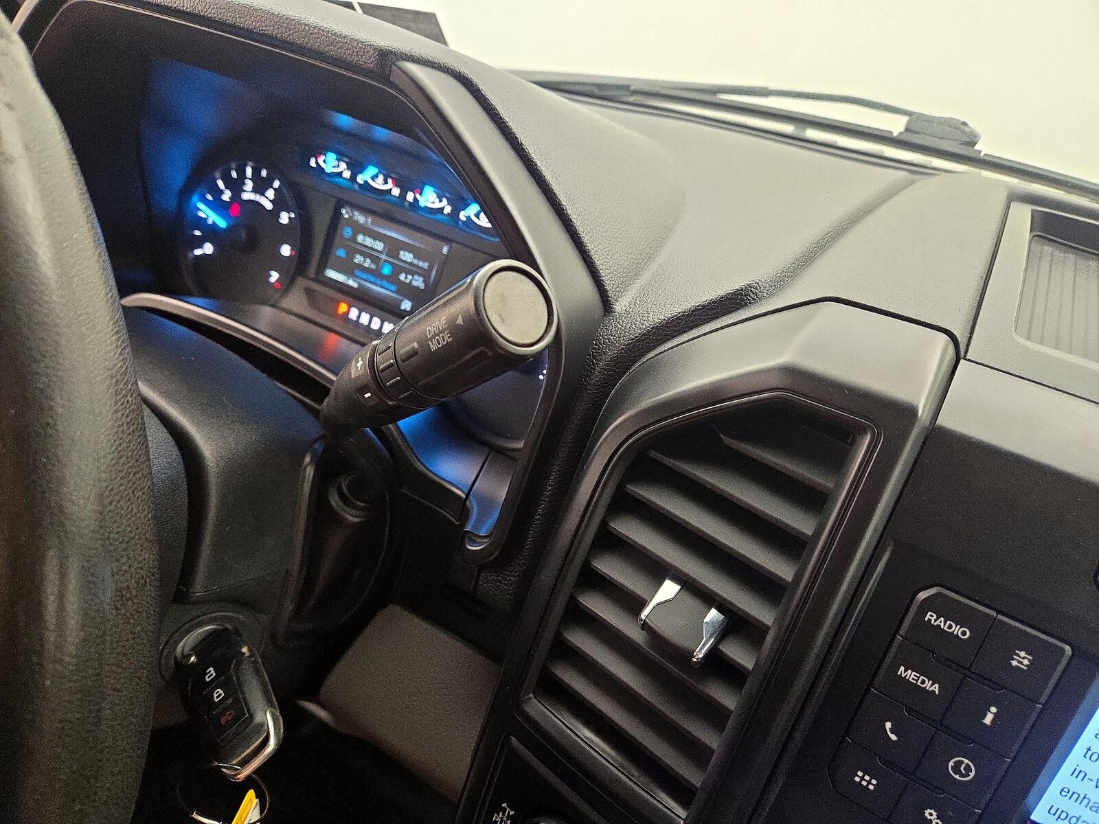 2020 Ford F-150 XL - Photo 18