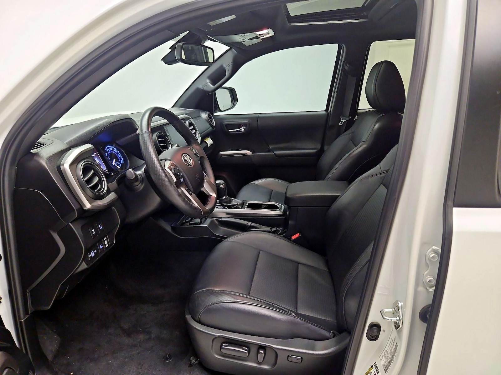 2023 Toyota Tacoma Limited - Photo 12