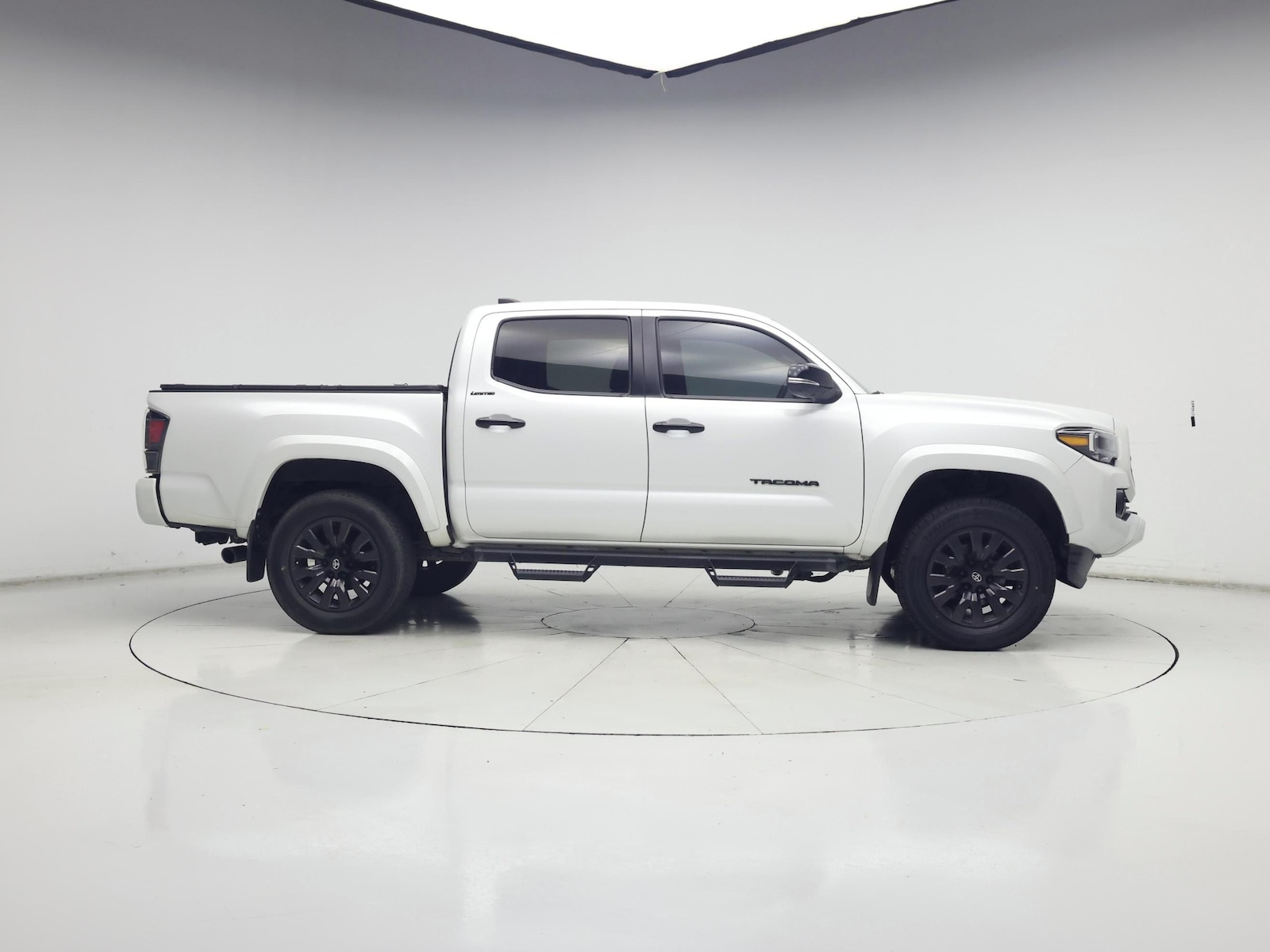 2023 Toyota Tacoma Limited - Photo 8