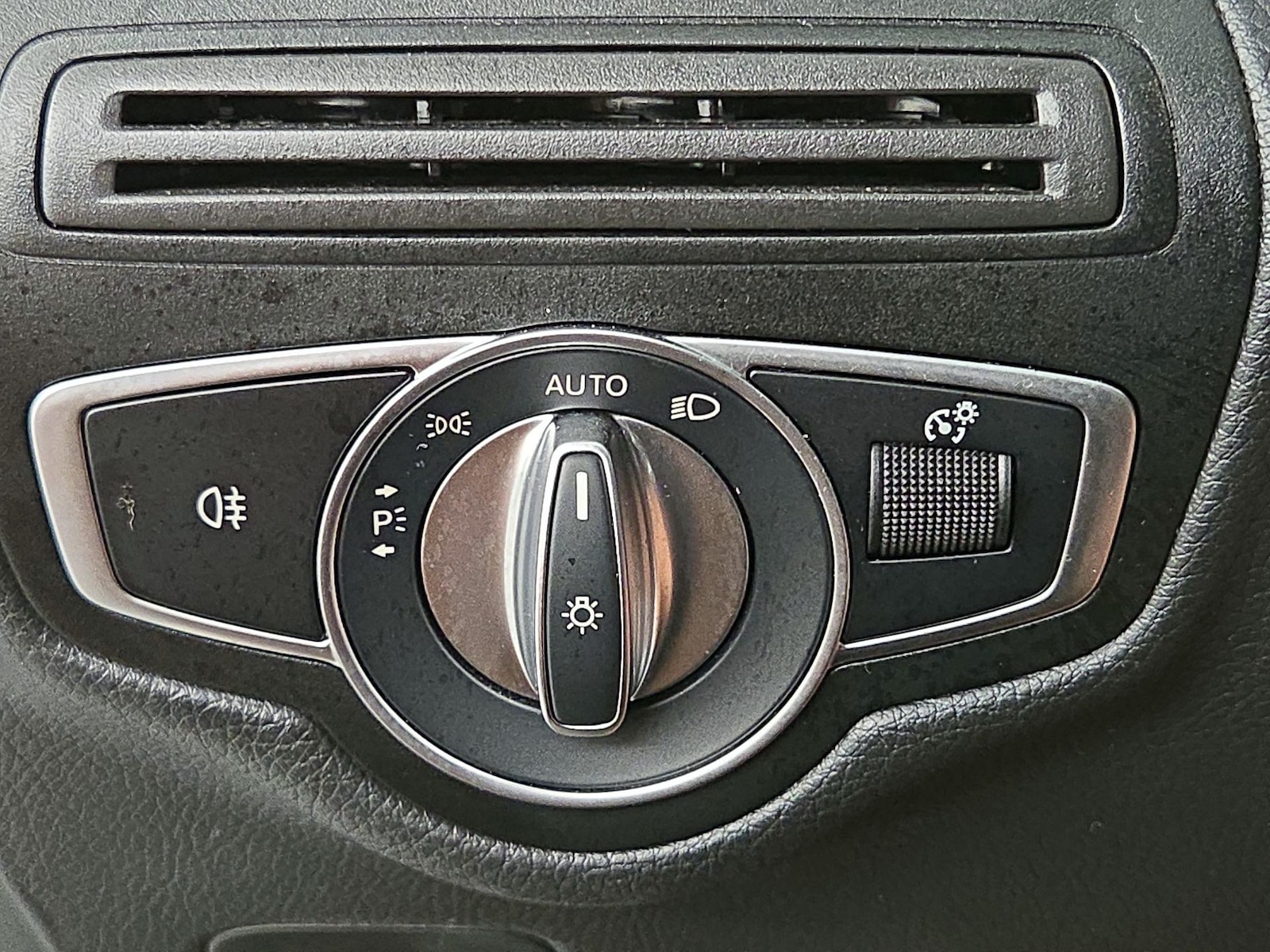 2022 Mercedes-Benz GLC GLC300 - Photo 14
