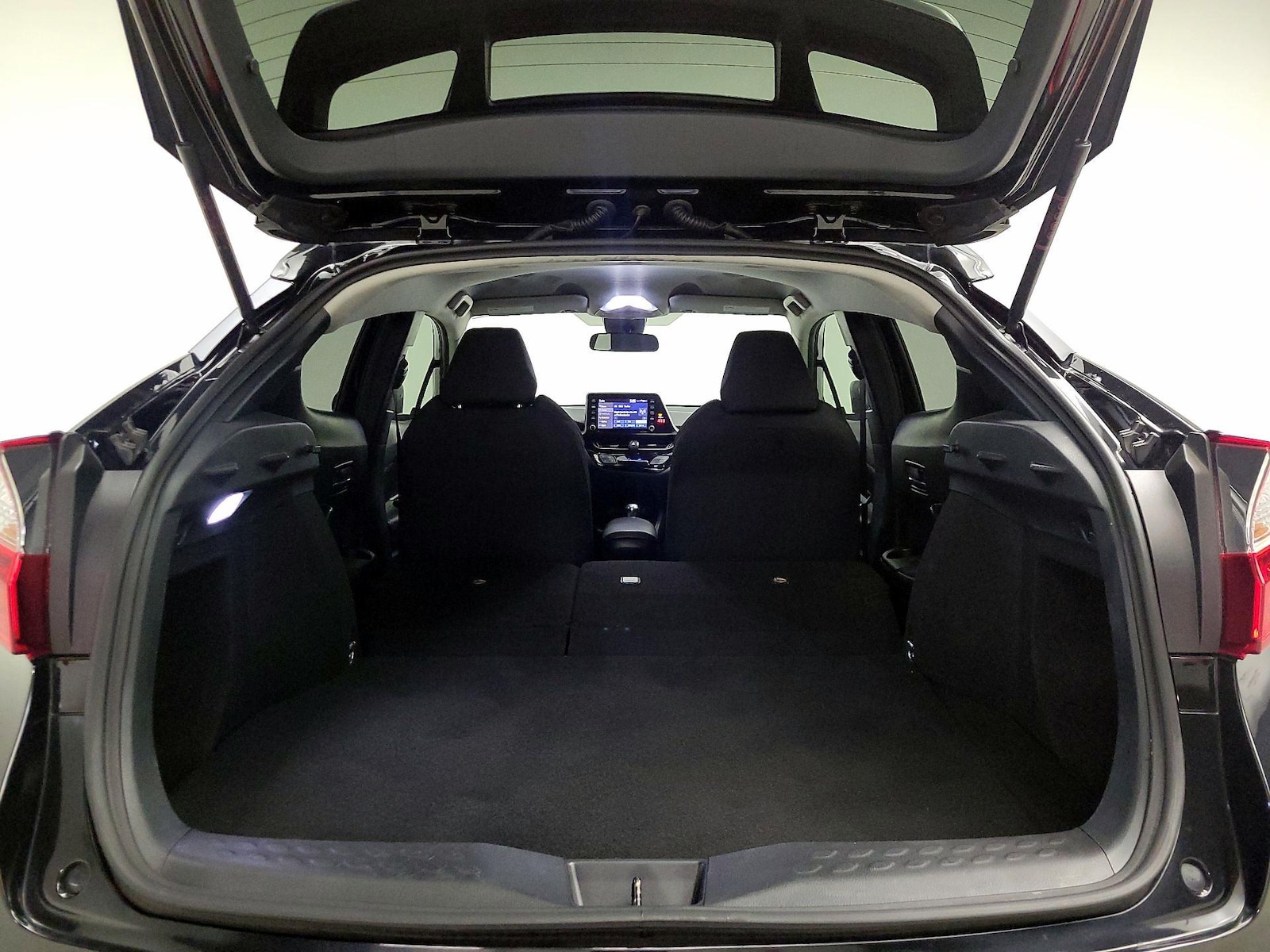 2020 Toyota C-HR LE - Photo 22