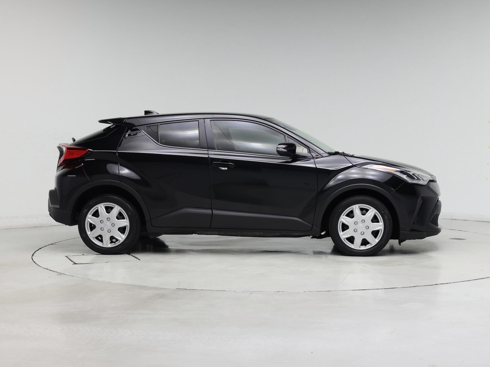 2020 Toyota C-HR LE - Photo 8