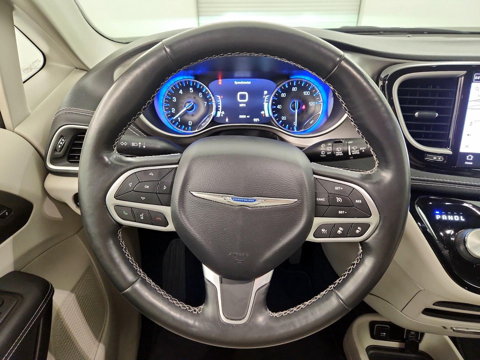 2021 Chrysler Pacifica Touring L - Photo 11
