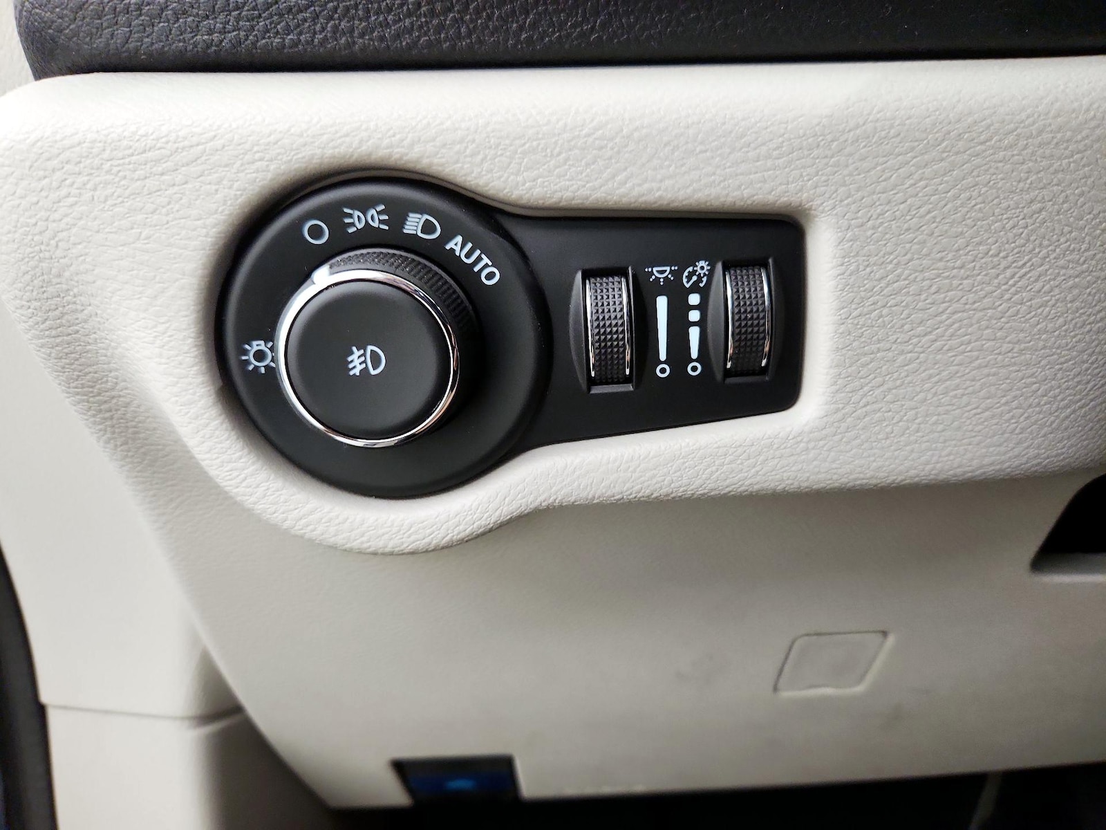 2021 Chrysler Pacifica Touring L - Photo 14
