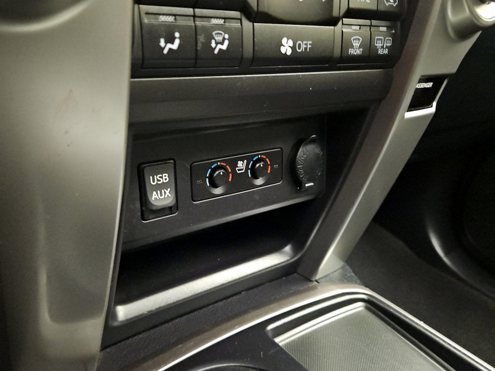 2016 Toyota 4Runner Limited - Photo 19