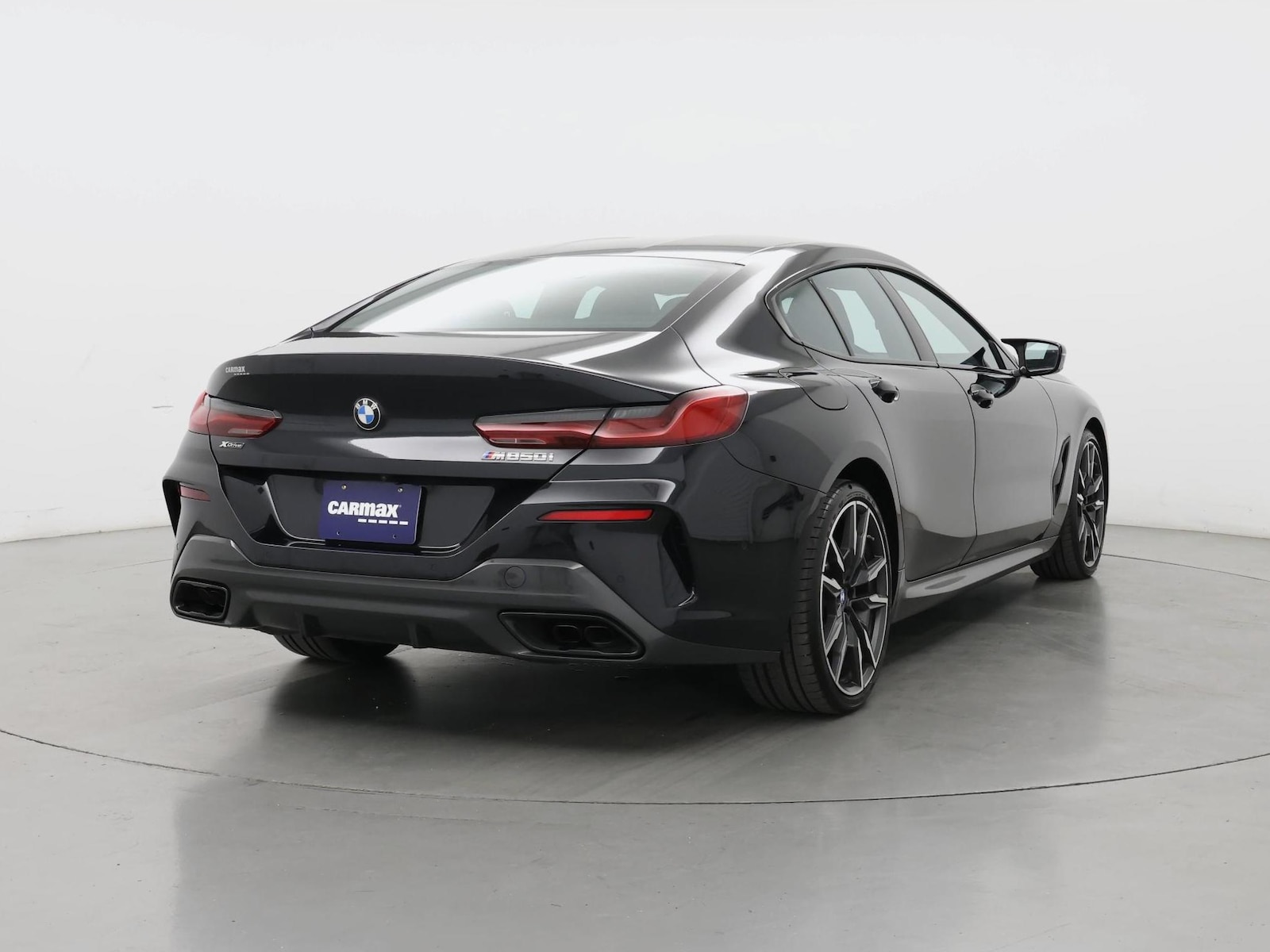 2026 BMW 8 Series M850i - Photo 9