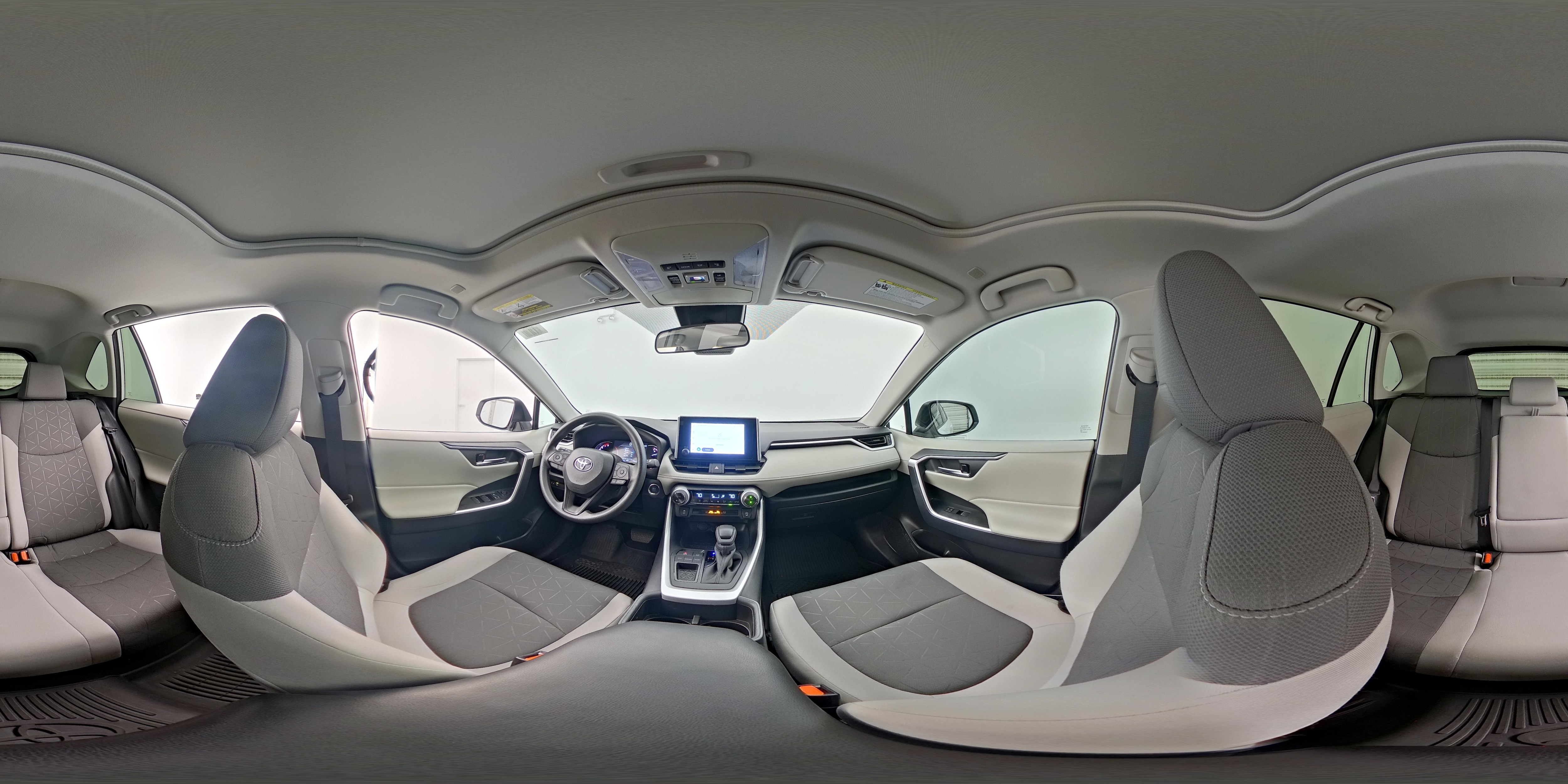 2025 Toyota RAV4 XLE - Photo 25