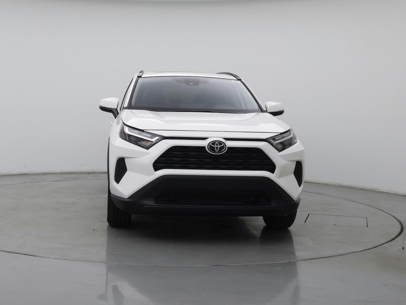 2025 Toyota RAV4 XLE - Photo 6