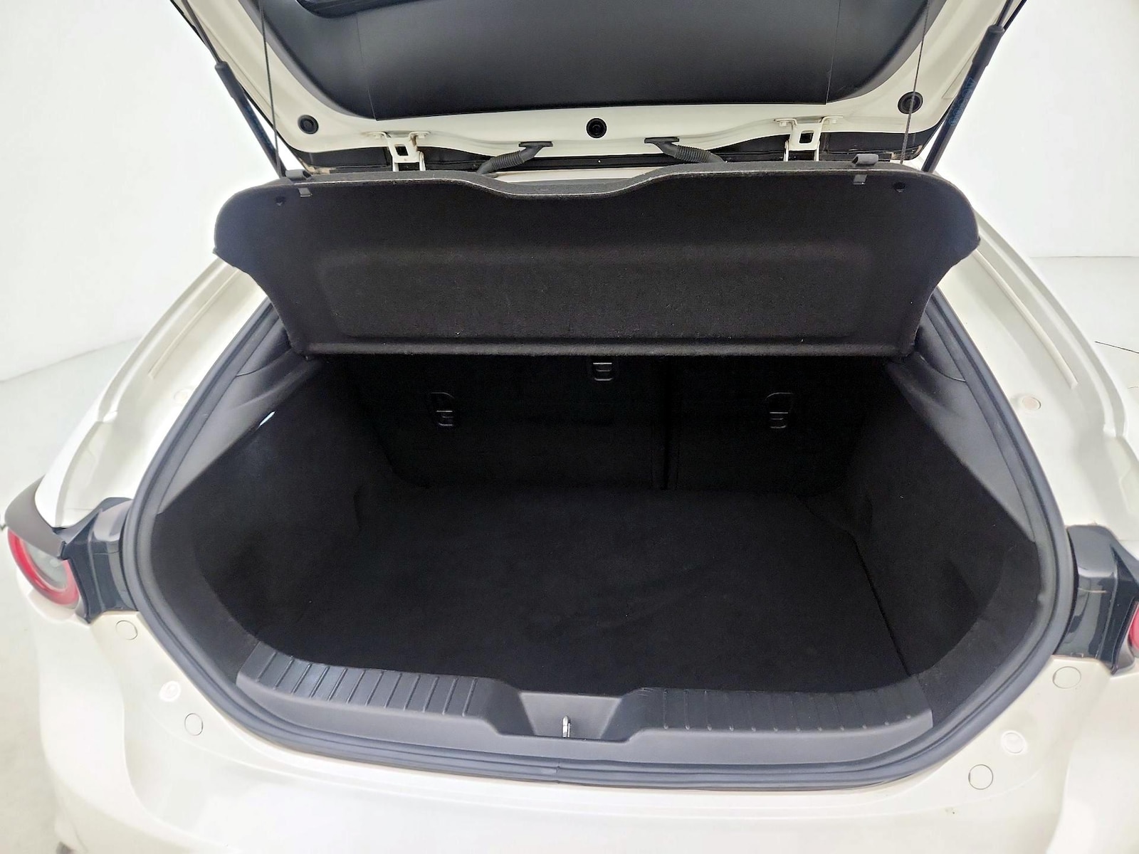 2020 Mazda Mazda3 Premium - Photo 23