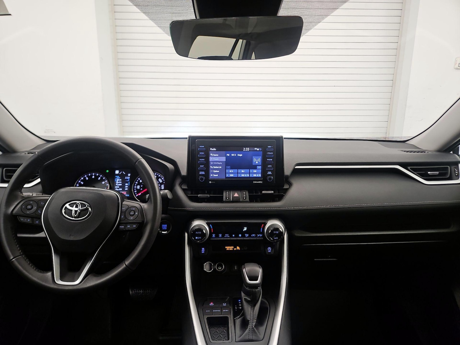 2022 Toyota RAV4 XLE Premium - Photo 10