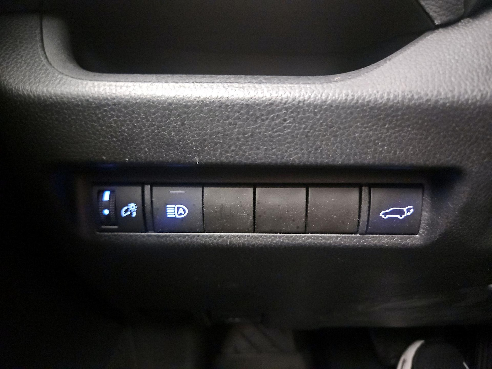 2022 Toyota RAV4 XLE Premium - Photo 14