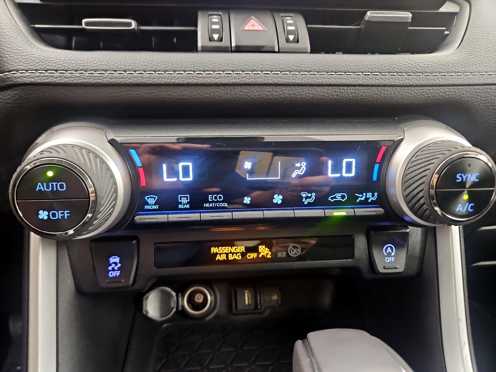 2022 Toyota RAV4 XLE Premium - Photo 17