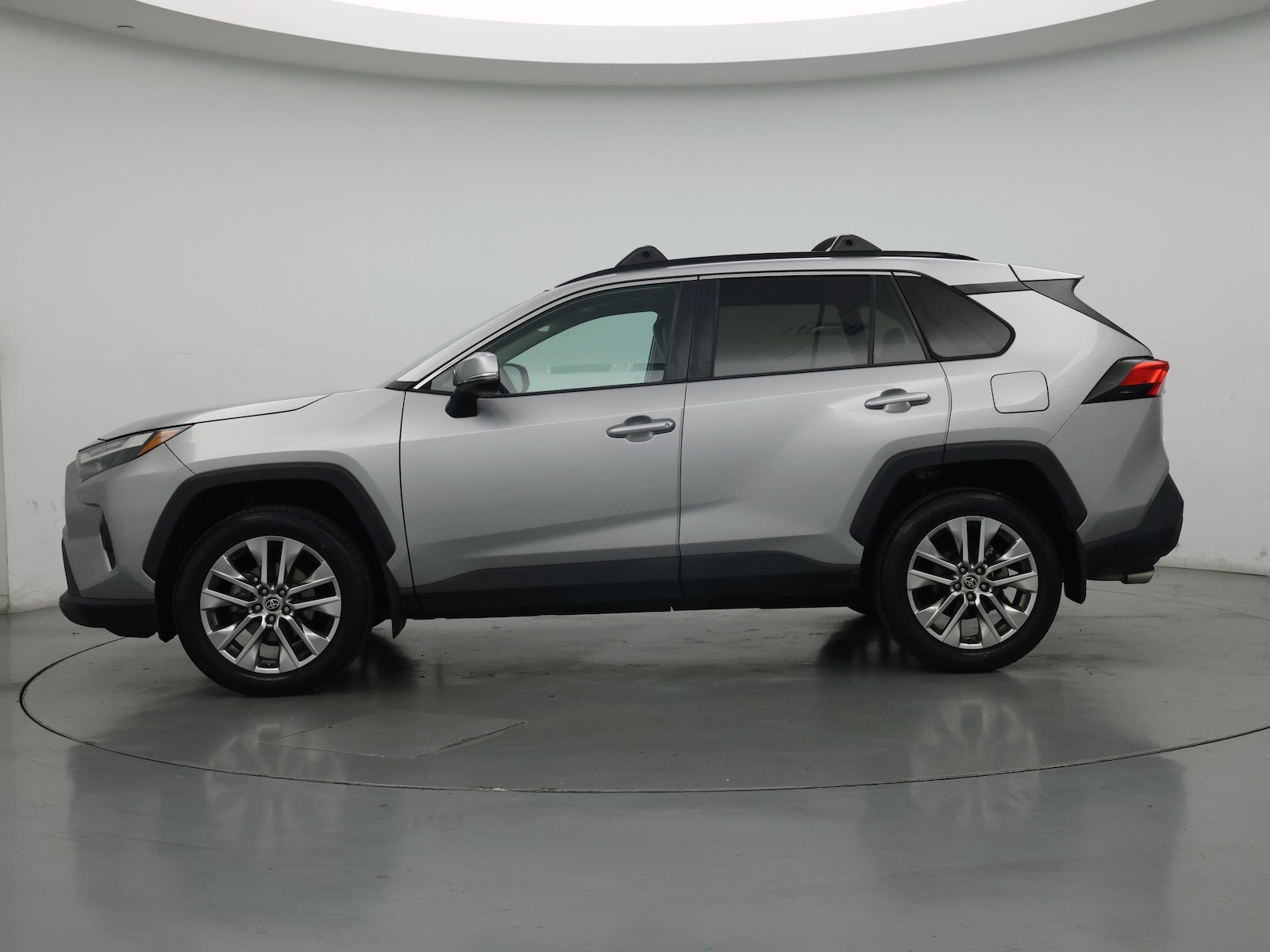 2022 Toyota RAV4 XLE Premium - Photo 4