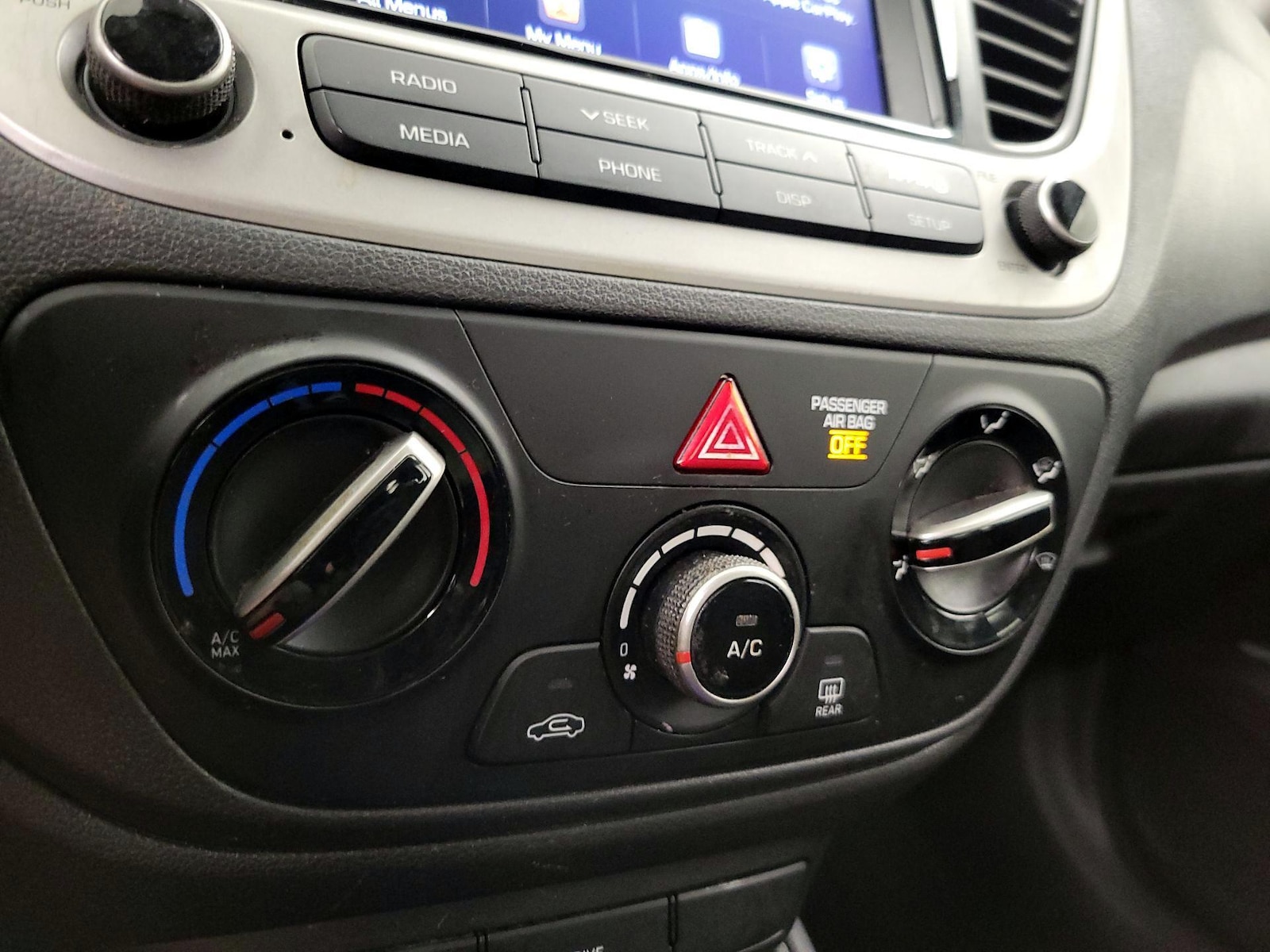 2019 Hyundai Accent SEL - Photo 17