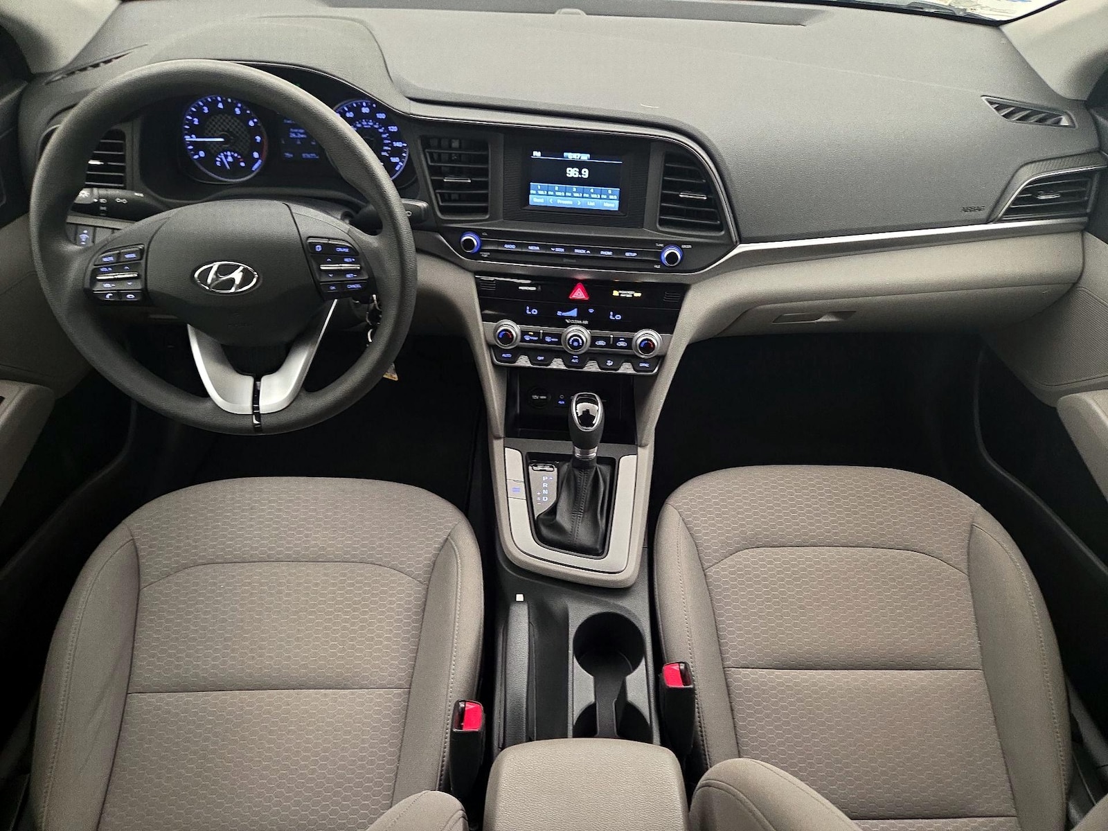 2020 Hyundai Elantra SE - Photo 10