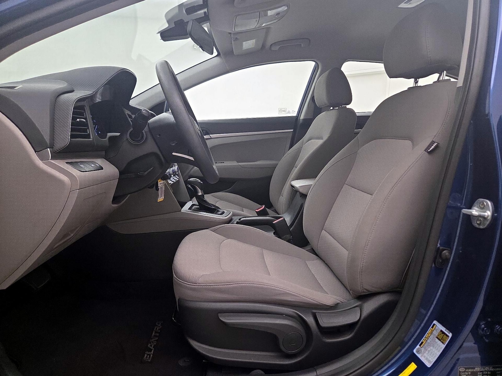 2020 Hyundai Elantra SE - Photo 12