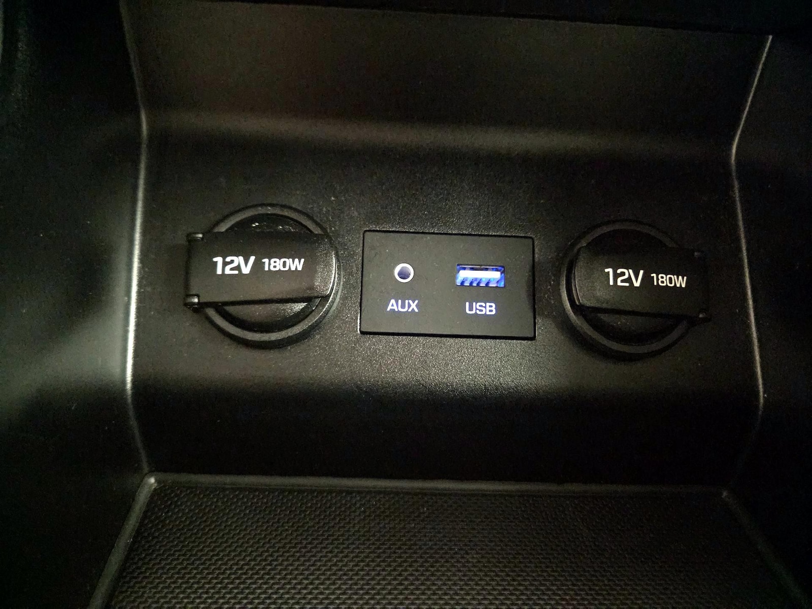2020 Hyundai Elantra SE - Photo 19
