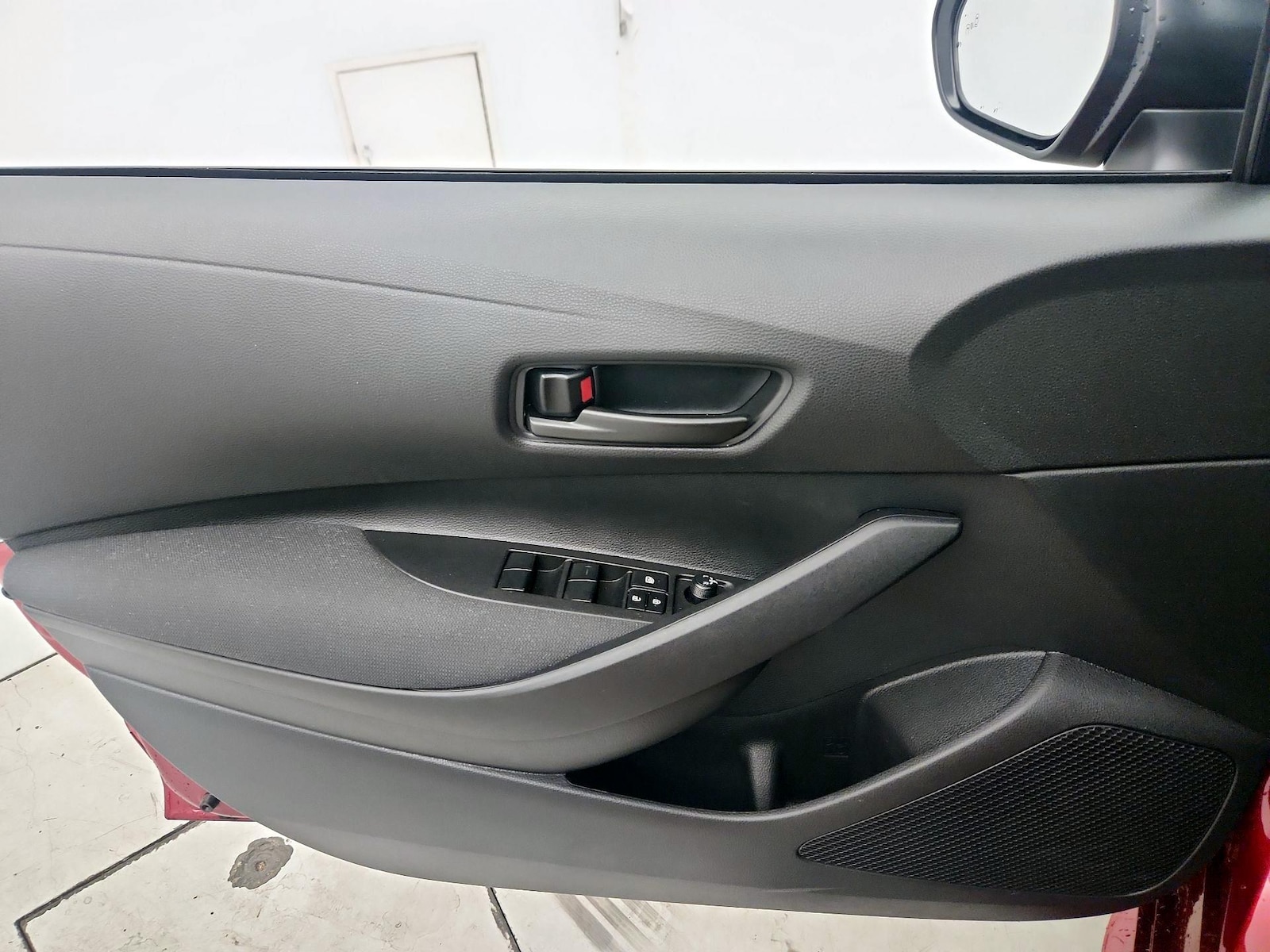 2026 Toyota Corolla LE - Photo 13
