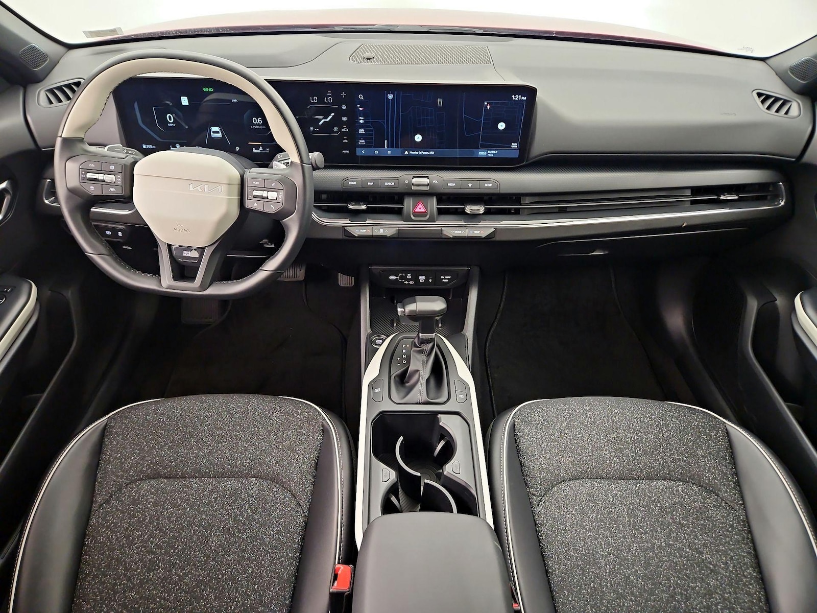 2025 Kia K4 GT-Line - Photo 10
